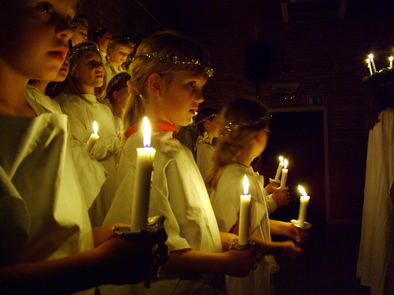 Luciaoptog på en dansk folkeskole