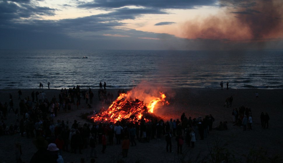 Sankthansbål på Hornbæk strand, 2012.