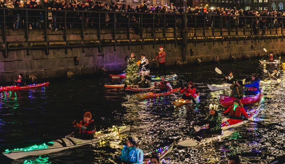 Santa Lucia-kajakparaden i København