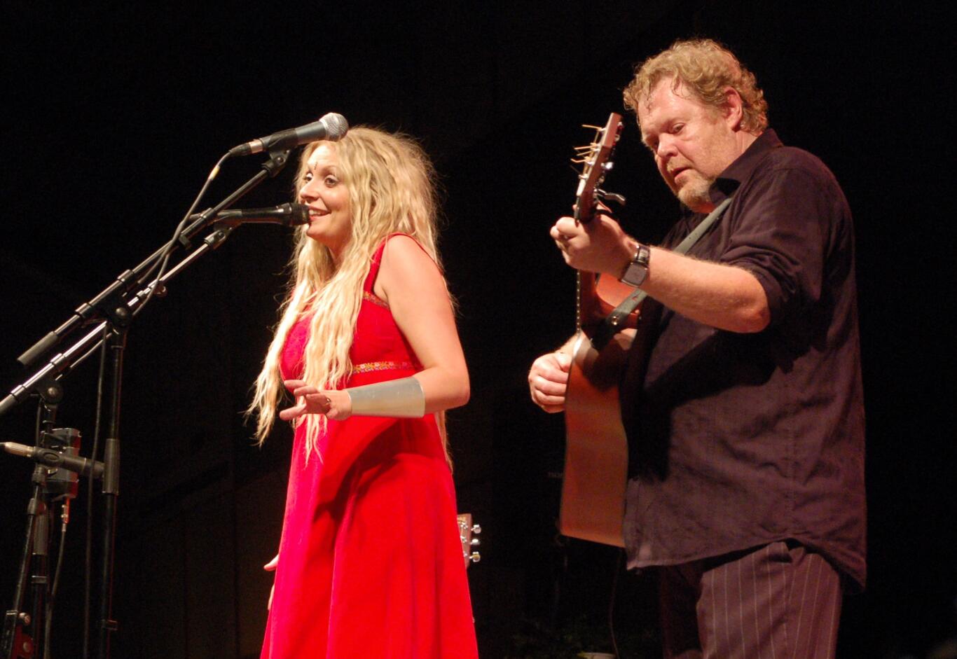 Eivør Pálsdóttir og Sebastian på scenen i Tønder, 25. august 2006